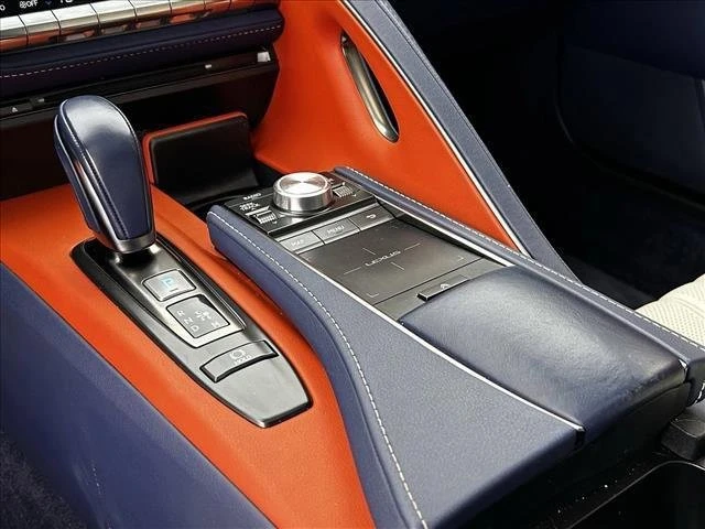 2018 Lexus LC - Image 18 of 19