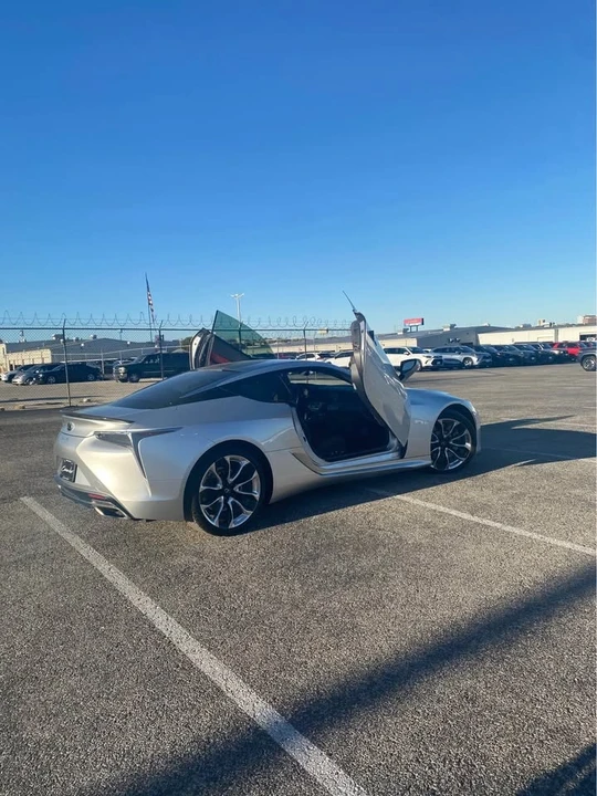 2018 Lexus LC - Image 2 of 10