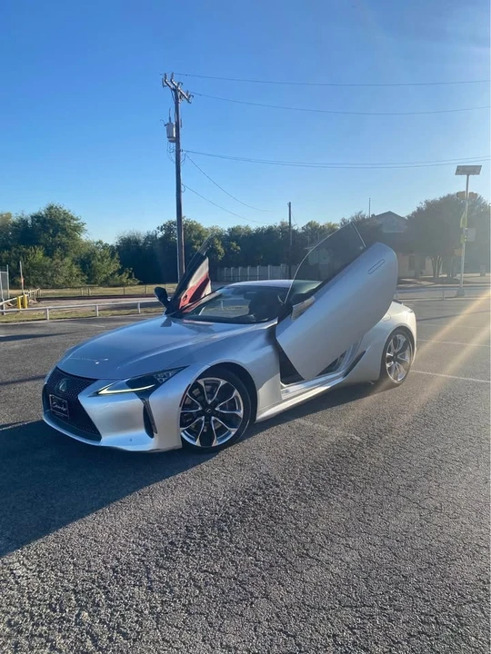 2018 Lexus LC - Image 5 of 10