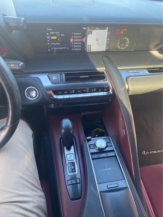 2018 Lexus LC - Image 9 of 10