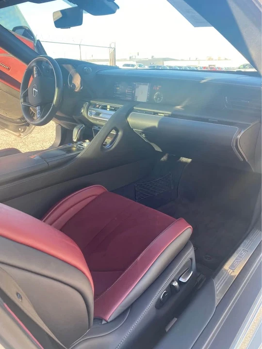 2018 Lexus LC - Image 7 of 10