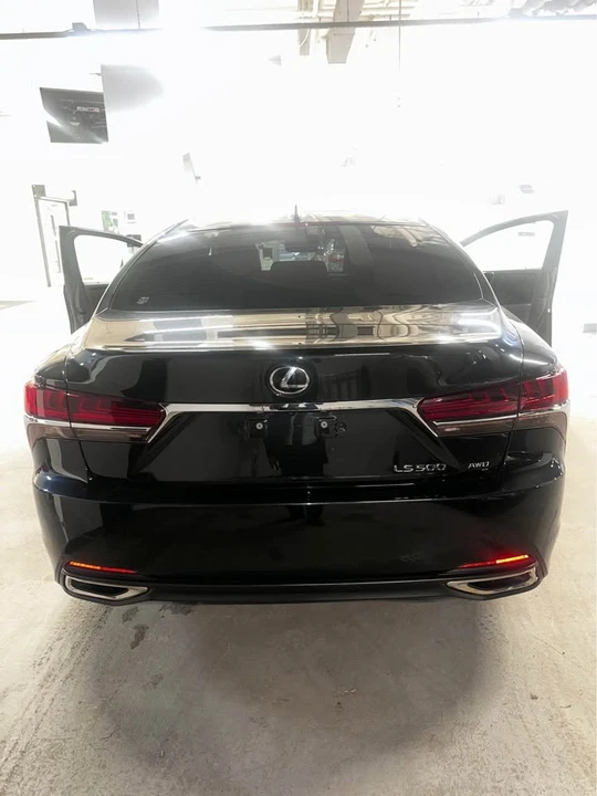 2018 Lexus LS 5th Gen - Image 10 of 10