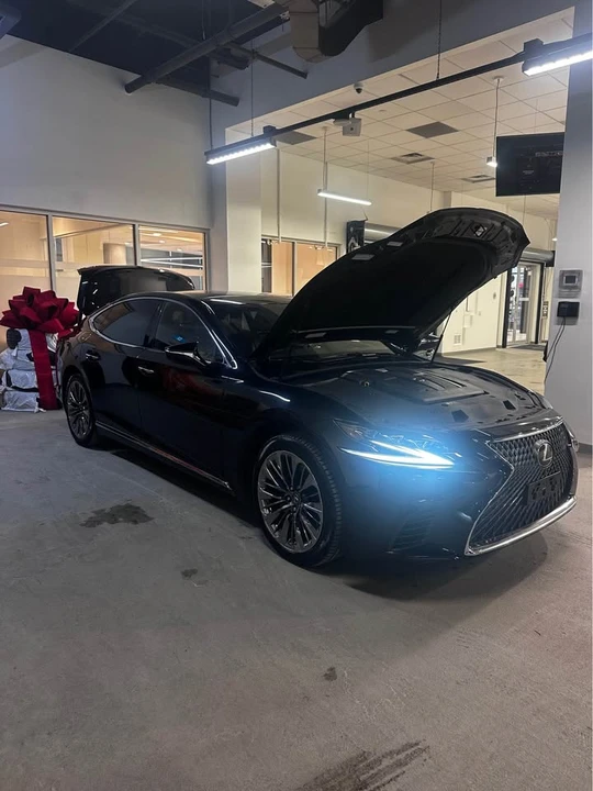 2018 Lexus LS 5th Gen - Image 3 of 10