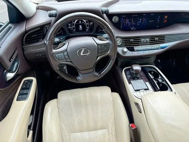 2018 Lexus LS 5th Gen - Image 17 of 20