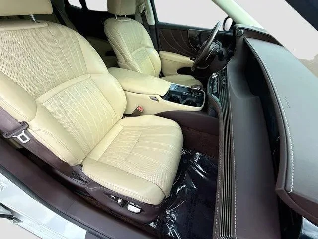 2018 Lexus LS 5th Gen - Image 15 of 20