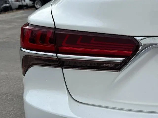 2018 Lexus LS 5th Gen - Image 10 of 20