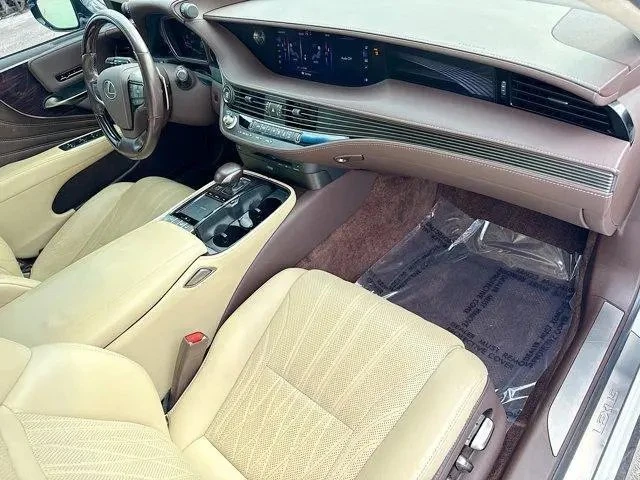 2018 Lexus LS 5th Gen - Image 14 of 20