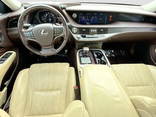 2018 Lexus LS 5th Gen - Image 16 of 20