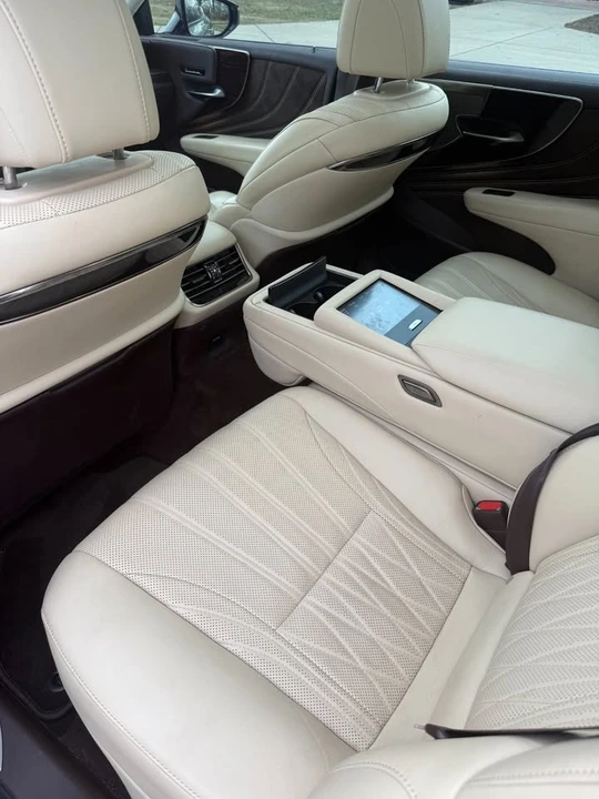 2018 Lexus LS 5th Gen - Image 9 of 20