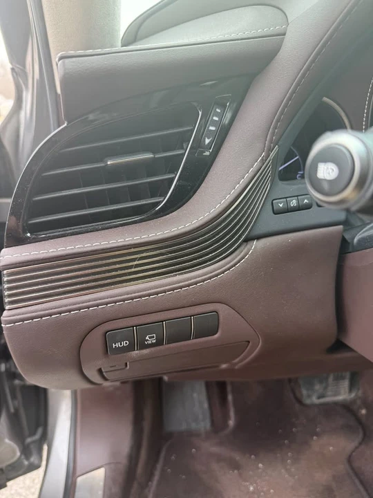 2018 Lexus LS 5th Gen - Image 17 of 20