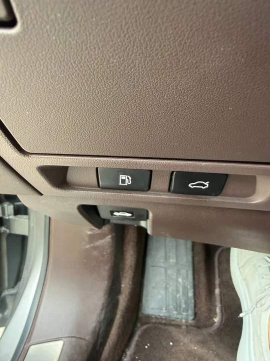 2018 Lexus LS 5th Gen - Image 20 of 20