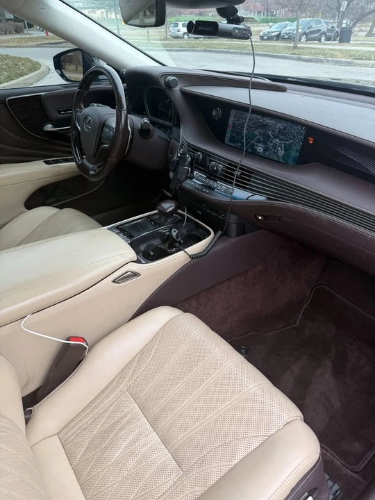 2018 Lexus LS 5th Gen - Image 15 of 20