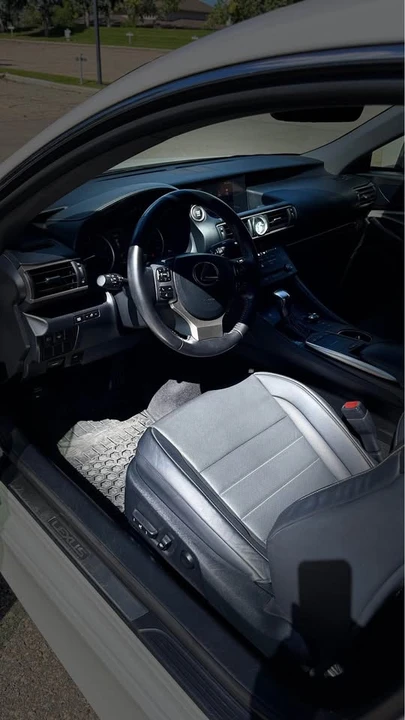 2018 Lexus RC - Image 2 of 13