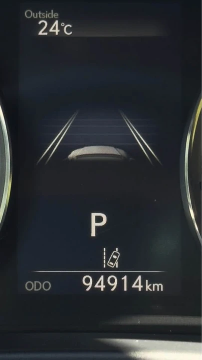 2018 Lexus RC - Image 9 of 13