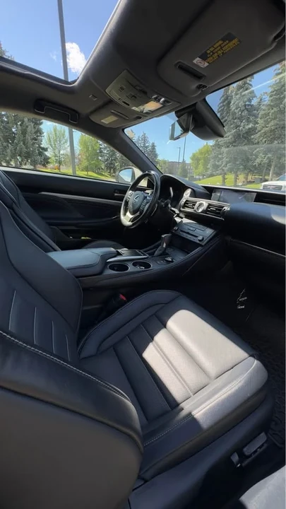 2018 Lexus RC - Image 9 of 17