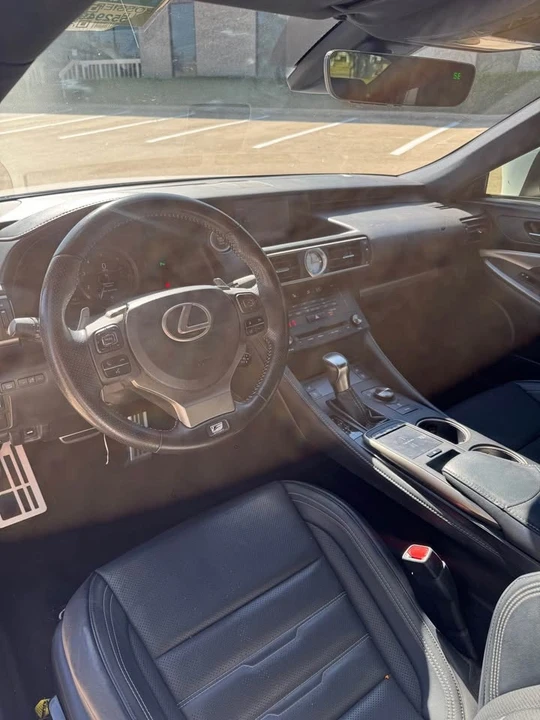 2018 Lexus RC - Image 8 of 10