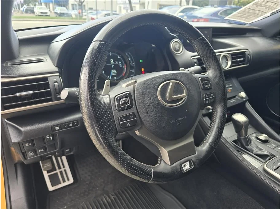 2018 Lexus RC - Image 5 of 6