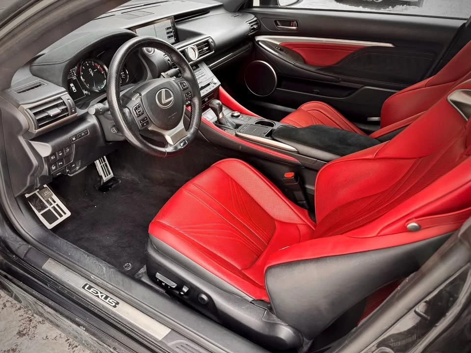 2018 Lexus RC F - Image 11 of 20