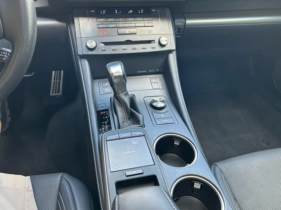 2018 Lexus RC - Image 10 of 15