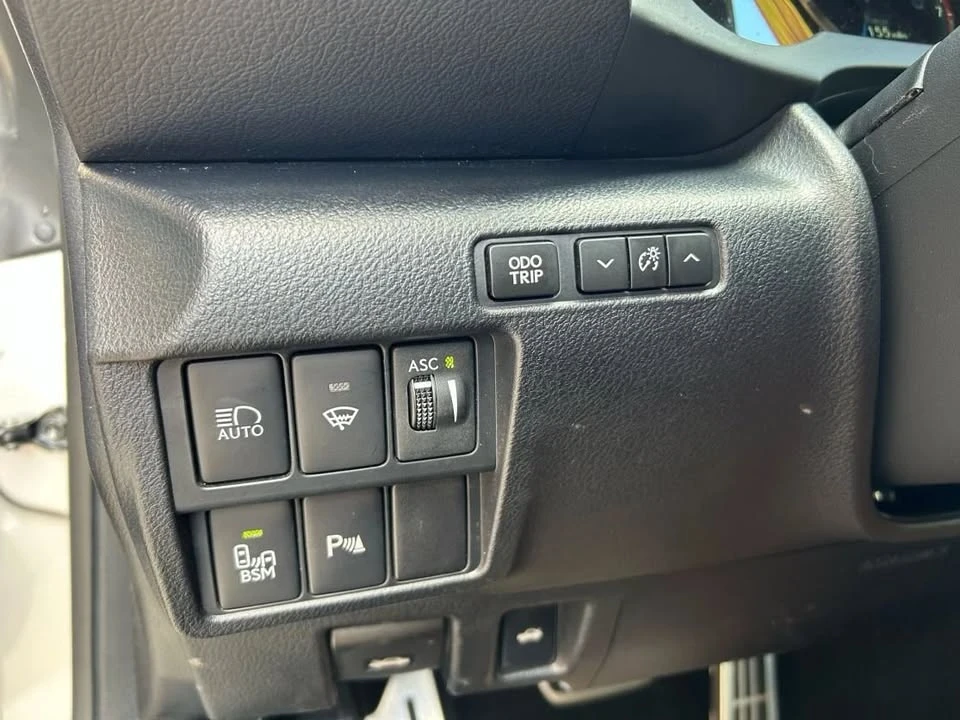 2018 Lexus RC - Image 9 of 15