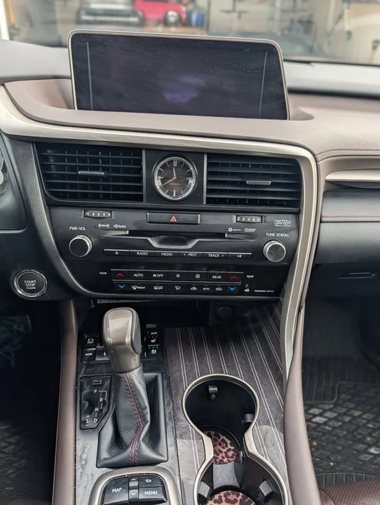 2018 Lexus RX 4th Gen - Image 12 of 15