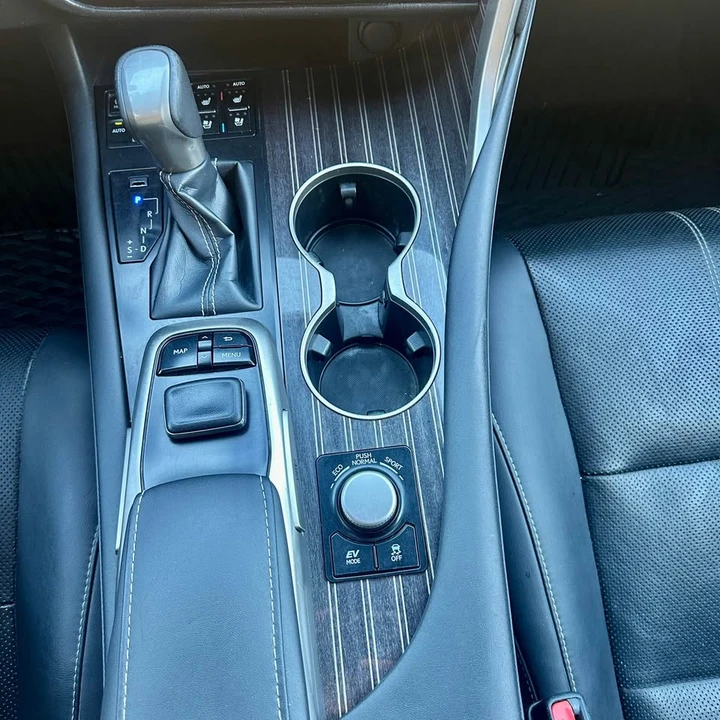 2018 Lexus RX 4th Gen - Image 9 of 18