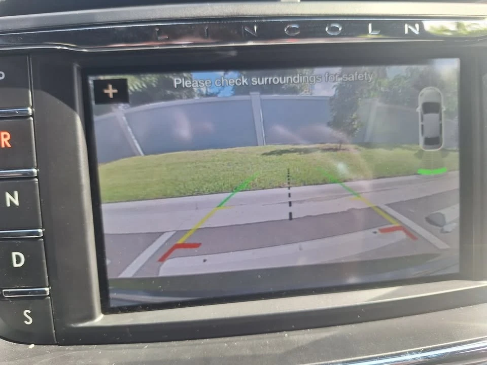 2018 Lincoln Continental 10th Gen - Image 9 of 10