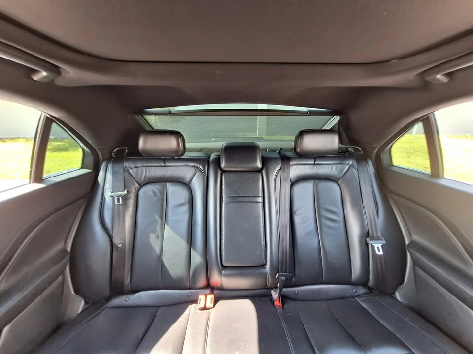 2018 Lincoln Continental 10th Gen - Image 8 of 10