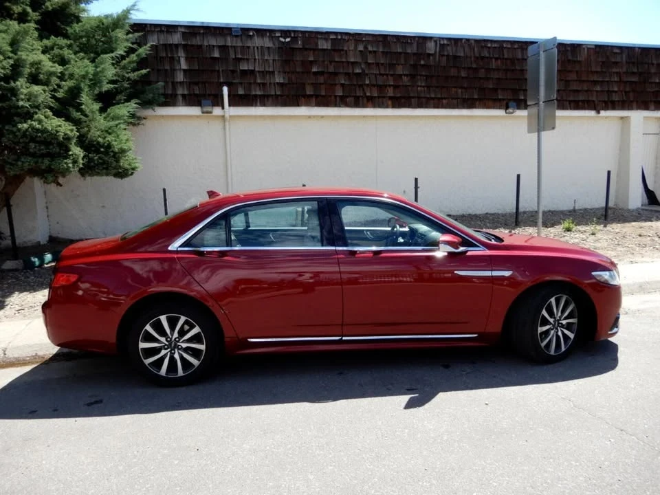 2018 Lincoln Continental 10th Gen - Image 4 of 19