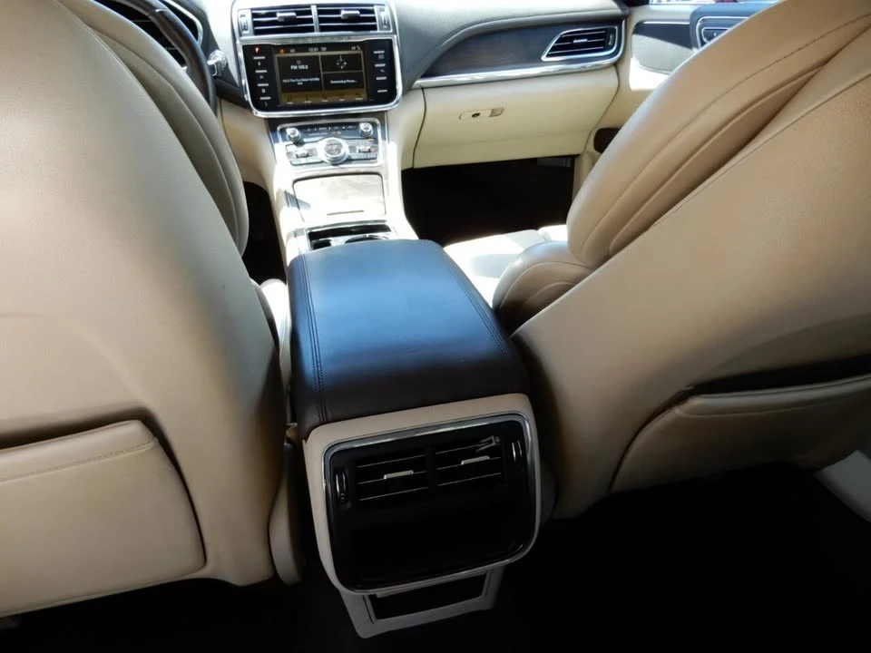 2018 Lincoln Continental 10th Gen - Image 15 of 19