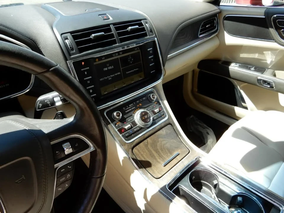 2018 Lincoln Continental 10th Gen - Image 12 of 19
