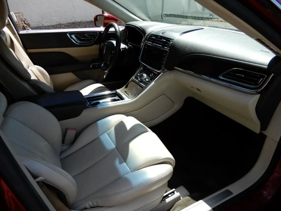 2018 Lincoln Continental 10th Gen - Image 10 of 19
