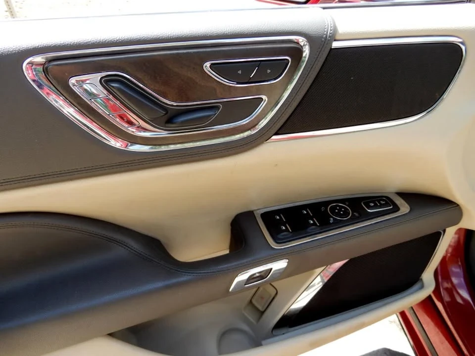 2018 Lincoln Continental 10th Gen - Image 18 of 19