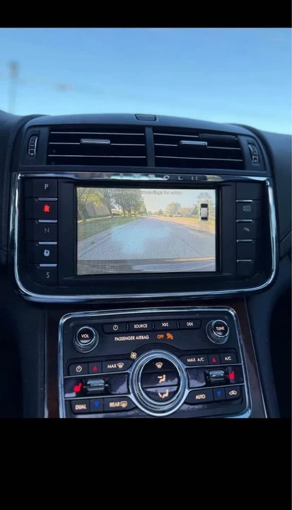 2018 Lincoln Continental 10th Gen - Image 15 of 18