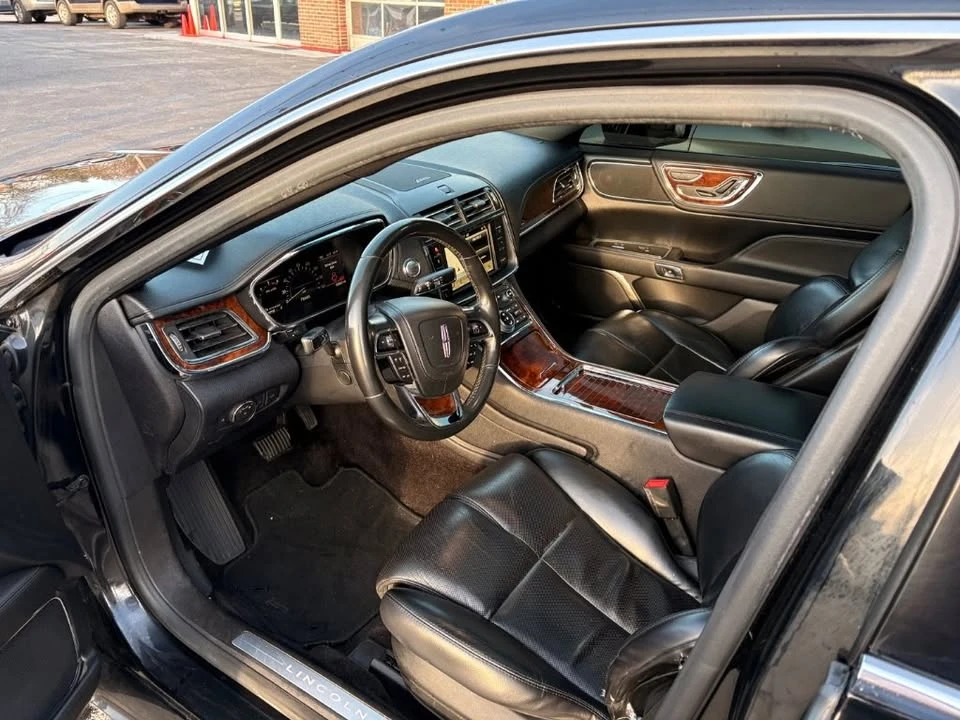2018 Lincoln Continental 10th Gen - Image 8 of 16