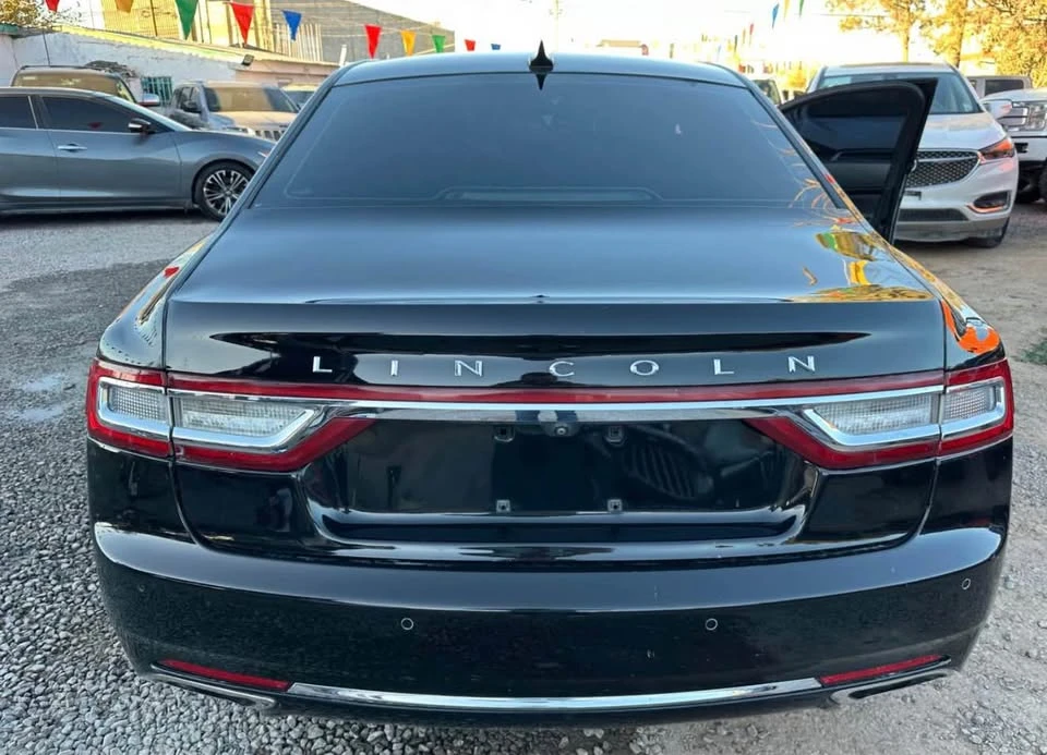 2018 Lincoln Continental 10th Gen - Image 4 of 8