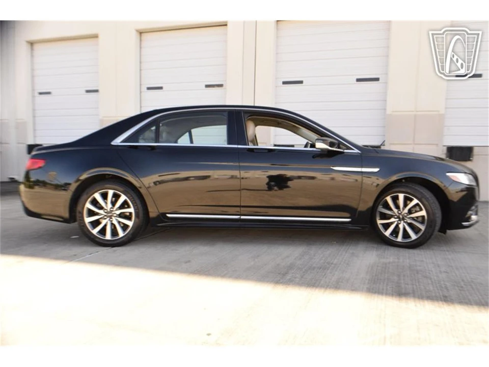 2018 Lincoln Continental 10th Gen - Image 16 of 31