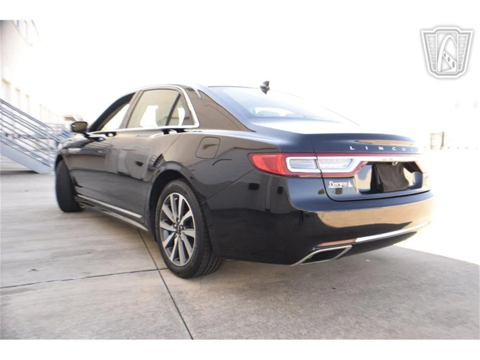 2018 Lincoln Continental 10th Gen - Image 7 of 31