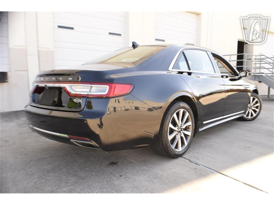 2018 Lincoln Continental 10th Gen - Image 13 of 31
