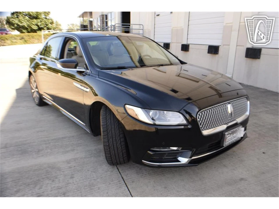 2018 Lincoln Continental 10th Gen - Image 18 of 31