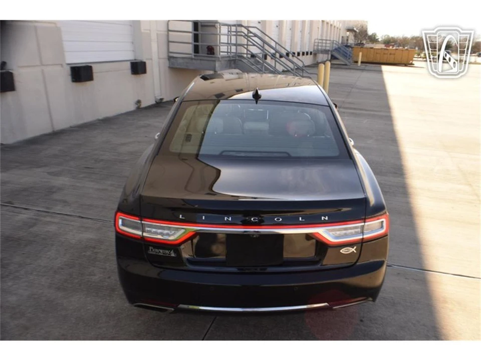 2018 Lincoln Continental 10th Gen - Image 8 of 31