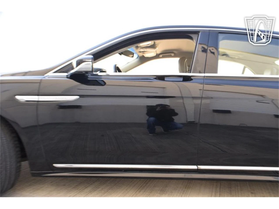 2018 Lincoln Continental 10th Gen - Image 29 of 31