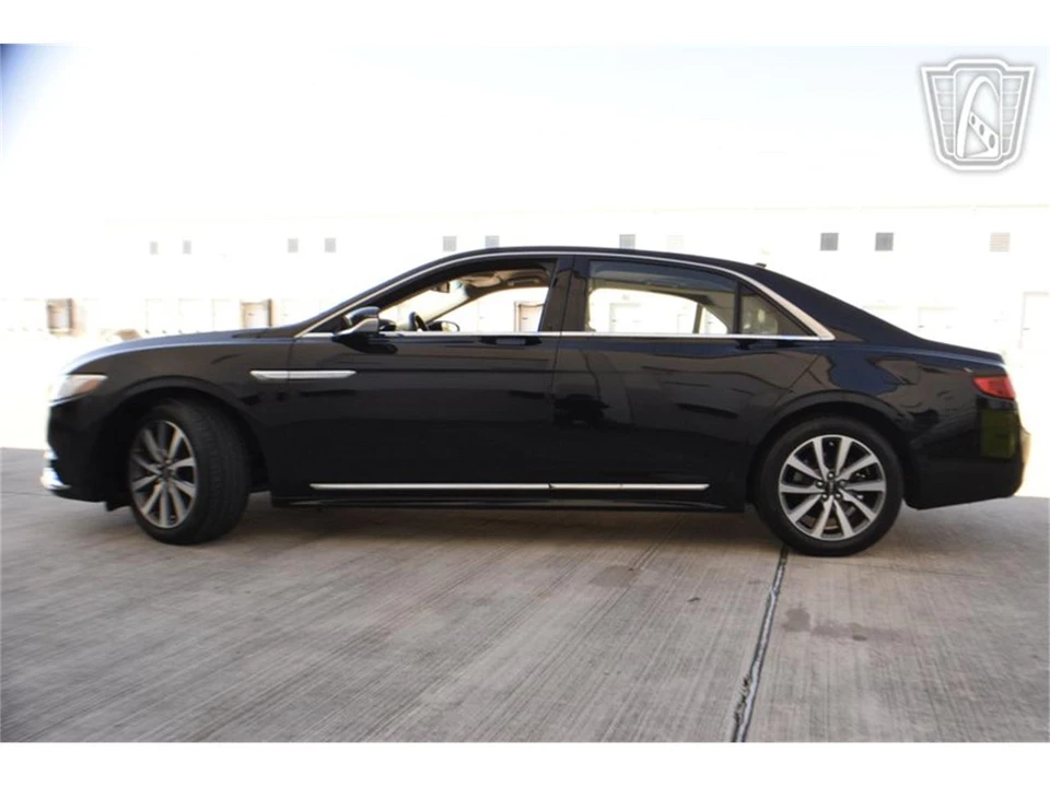 2018 Lincoln Continental 10th Gen - Image 4 of 31