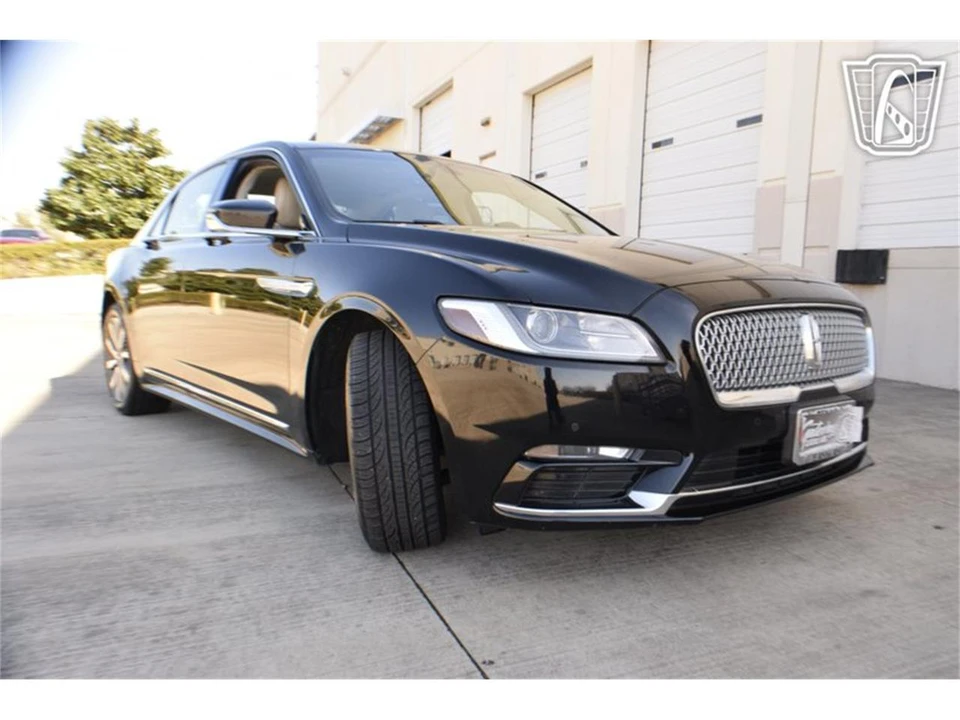 2018 Lincoln Continental 10th Gen - Image 19 of 31