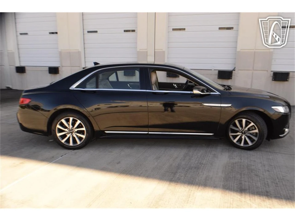 2018 Lincoln Continental 10th Gen - Image 15 of 31