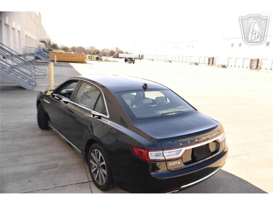2018 Lincoln Continental 10th Gen - Image 5 of 31