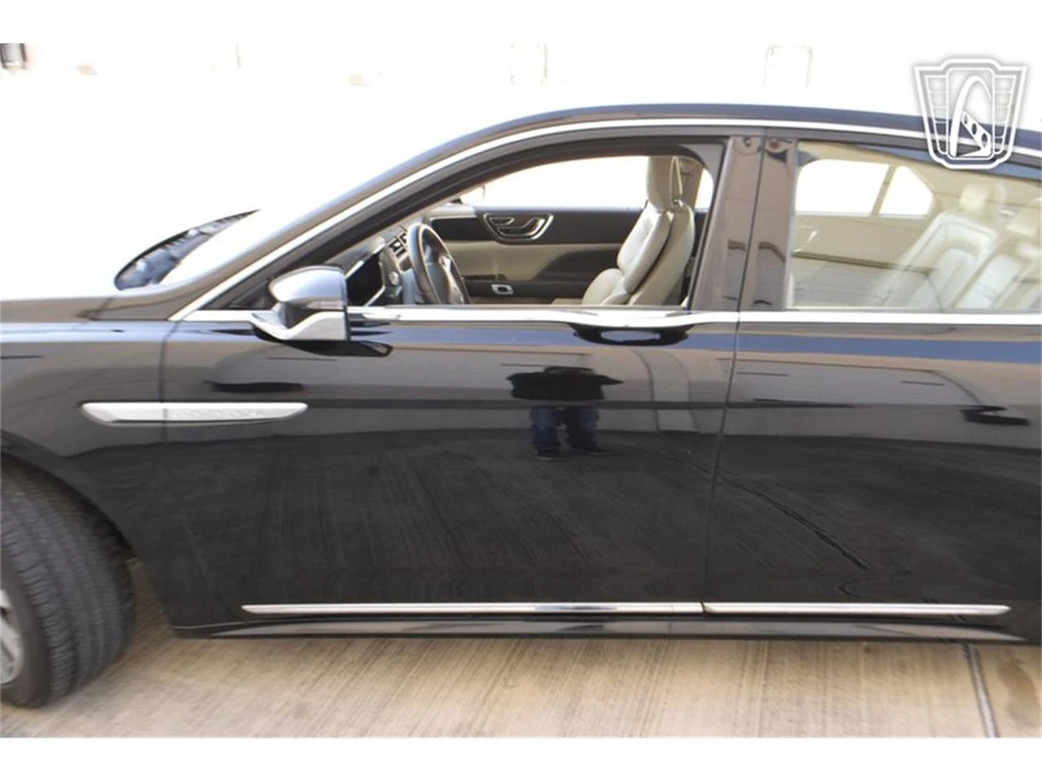 2018 Lincoln Continental 10th Gen - Image 30 of 31