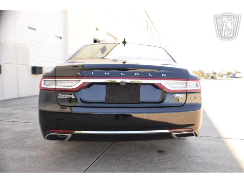 2018 Lincoln Continental 10th Gen - Image 10 of 31