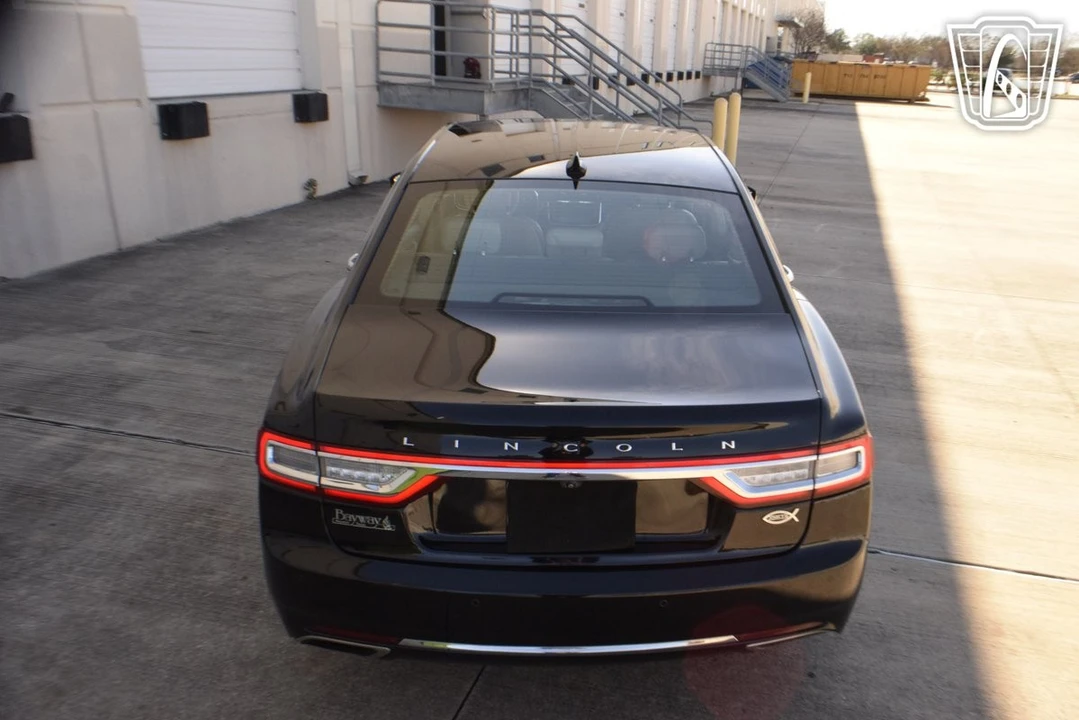 2018 Lincoln Continental 10th Gen - Image 9 of 21