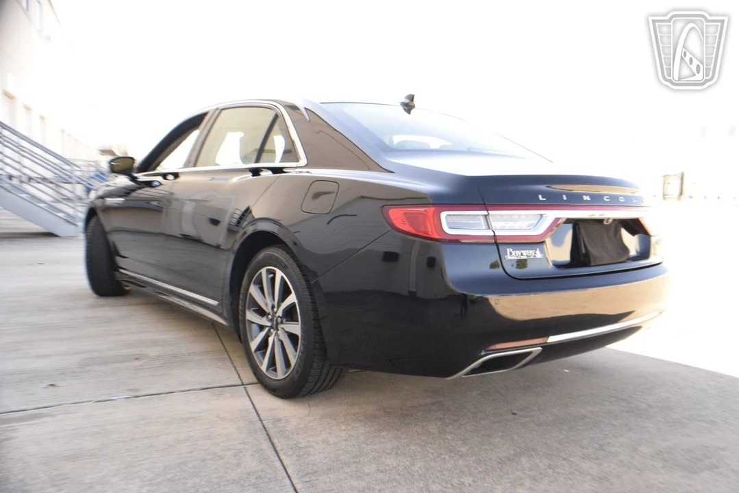 2018 Lincoln Continental 10th Gen - Image 8 of 21
